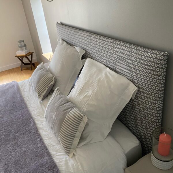 Tête de lit sur-mesure en tissu sur support bois. – Image 8