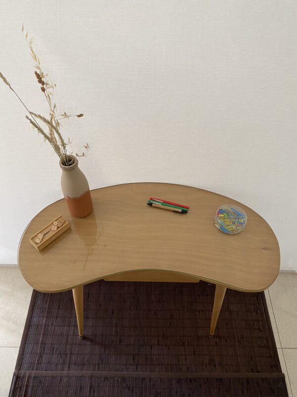 Bureau bois scandinave forme « haricot » restauré – Image 3