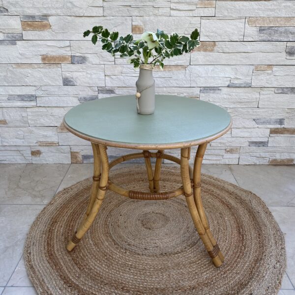 Table basse ronde en rotin relookée