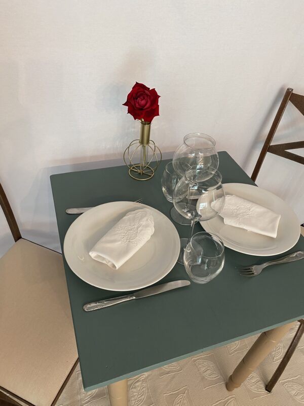 Table bois carrée relookée – Image 2