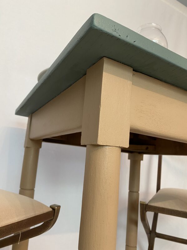 Table bois carrée relookée – Image 5