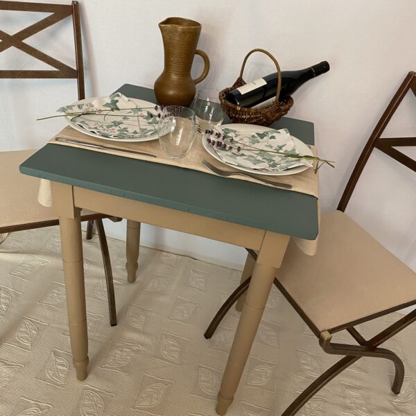 Table bois carrée relookée – Image 10
