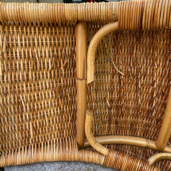 Bain de soleil ou chaise longue en rotin rénové(e)