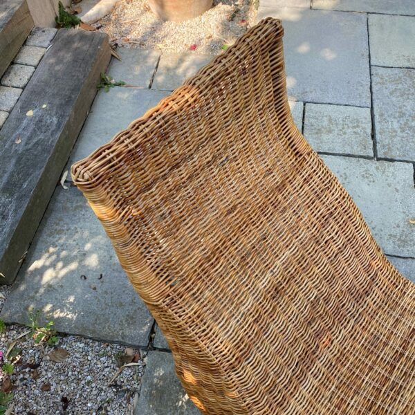 Bain de soleil ou chaise longue en rotin rénové(e)