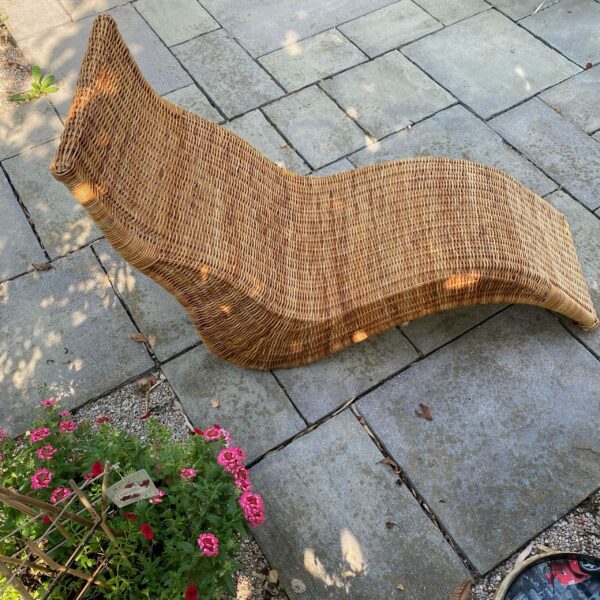 Bain de soleil ou chaise longue en rotin rénové(e)