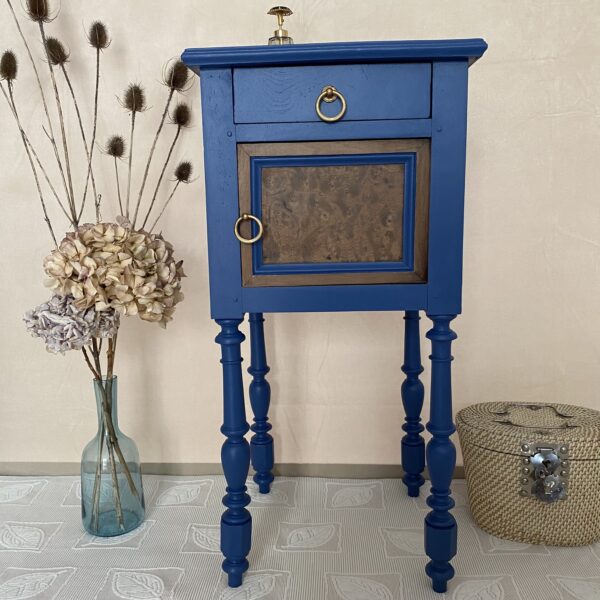 Chevet haut ancien en bois relooké / meuble d'appoint