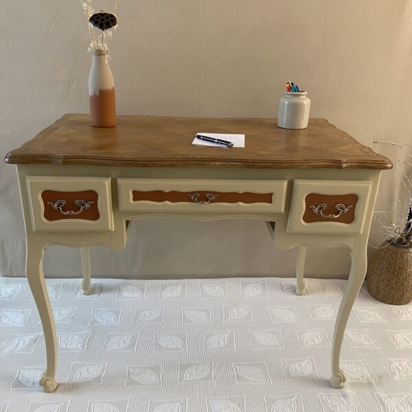 Bureau bois Style Louis XV relooké – Image 2