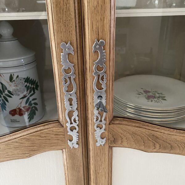 Armoire portes vitrées en bois, relookée – Image 13